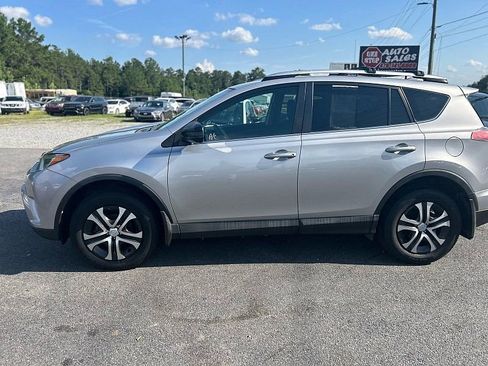 Used 2016 Toyota RAV4 LE AWD/4WD image 12