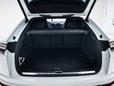 Used 2022 Lamborghini Urus image 44