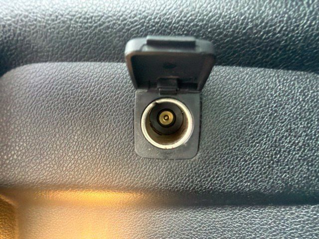 Used 2018 Ford Explorer XLT w/ Equipment Group 202A FWD image 12
