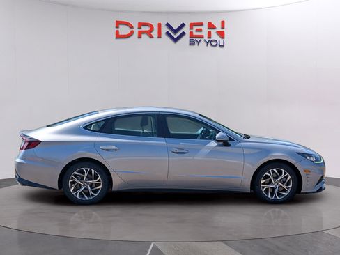 Used 2023 Hyundai Sonata SEL FWD image 9