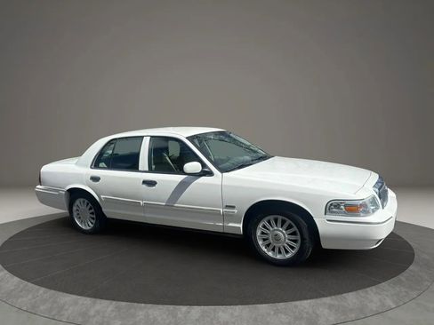 Used 2009 Mercury Grand Marquis LS RWD image 8