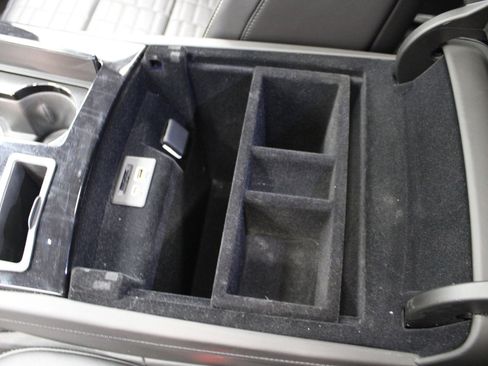 Certified 2023 Cadillac Escalade ESV V image 51