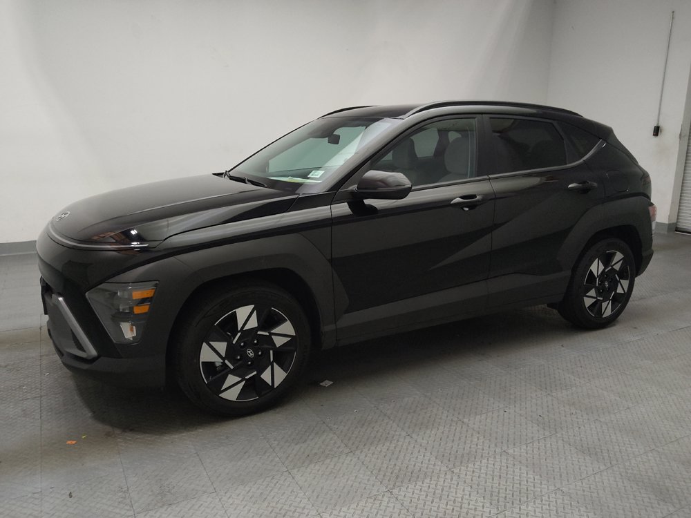 Used 2025 Hyundai Kona SEL FWD image 2