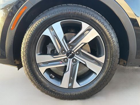 Used 2022 Kia Sorento SX Prestige w/ Panoramic Sunroof Package image 43