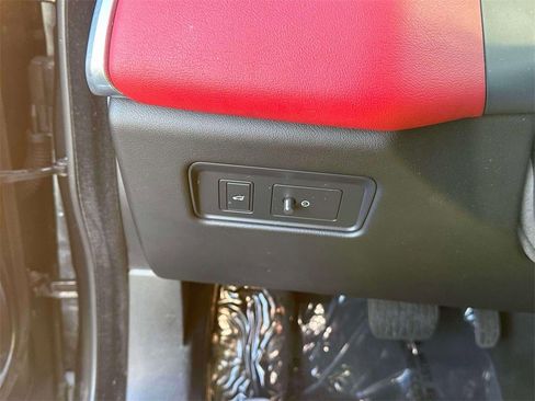 Used 2021 Jaguar F-PACE R-Dynamic S image 22