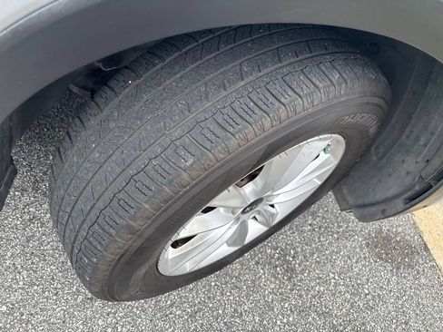 Used 2019 Kia Sorento L FWD image 9
