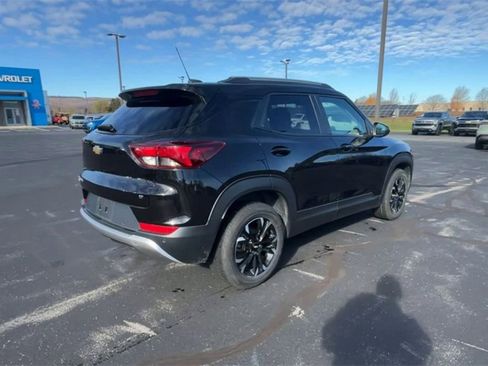 Certified 2022 Chevrolet TrailBlazer LT w/ Driver Confidence Package image 8