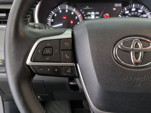 Used 2023 Toyota Highlander XLE image 23