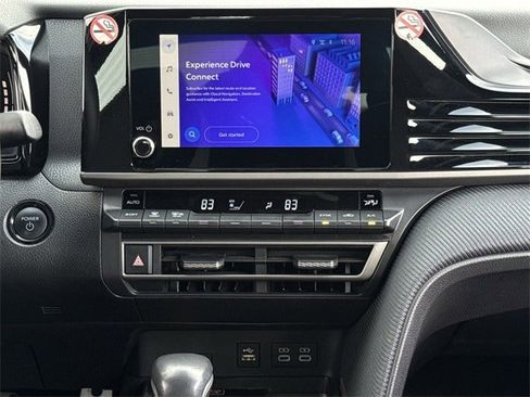 Used 2025 Toyota Camry SE image 17