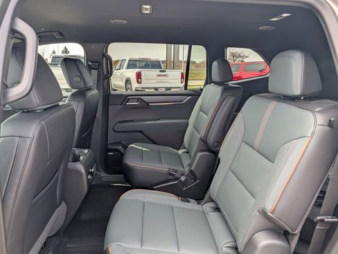 New 2026 GMC Acadia AT4 w/ LPO, Floor Liner Package AWD/4WD image 7