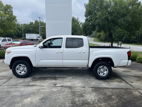 Used 2023 Toyota Tacoma SR AWD/4WD image 4