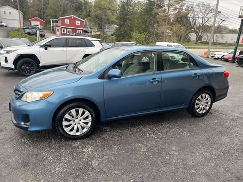 Used 2013 Toyota Corolla LE image 9