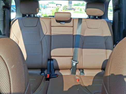 Used 2022 Mercedes-Benz GLB 35 AMG 4MATIC image 13