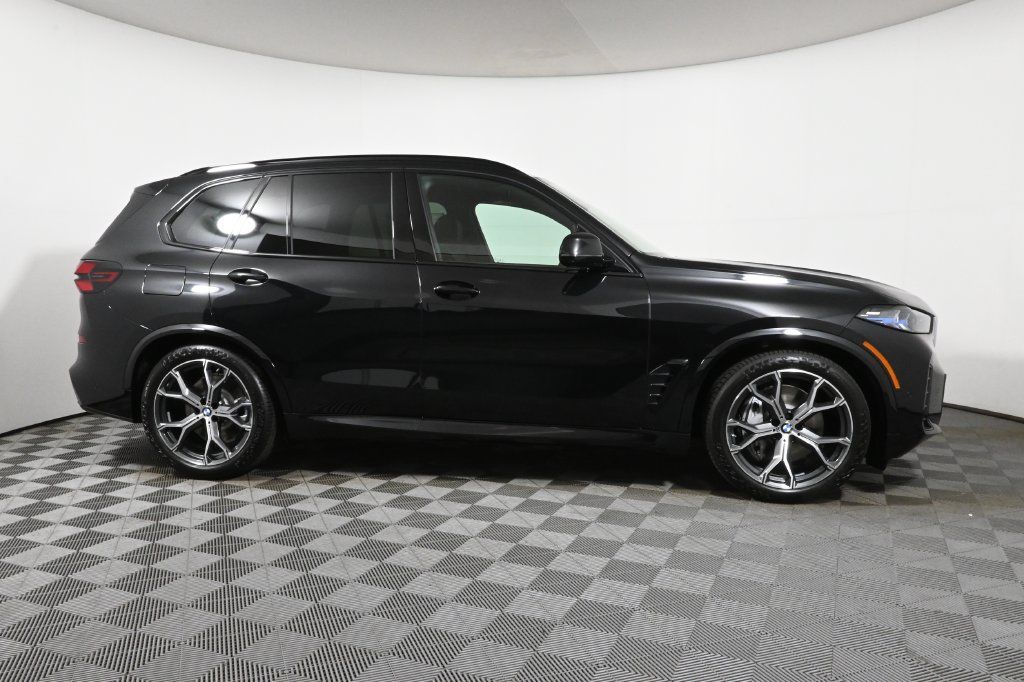 Used 2026 BMW X5 xDrive50e w/ M Sport Package AWD/4WD image 8