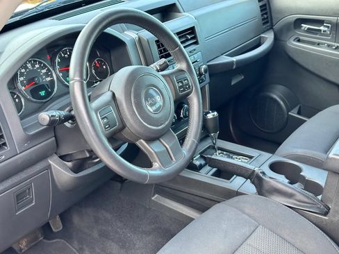 Used 2012 Jeep Liberty Sport w/ Popular Equipment Group AWD/4WD image 10