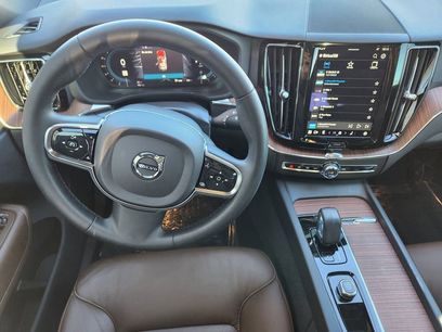 Used 2023 Volvo XC60 B5 Plus