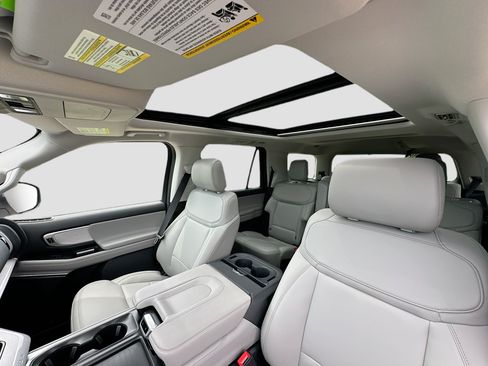 New 2026 Ford Expedition Active RWD image 28