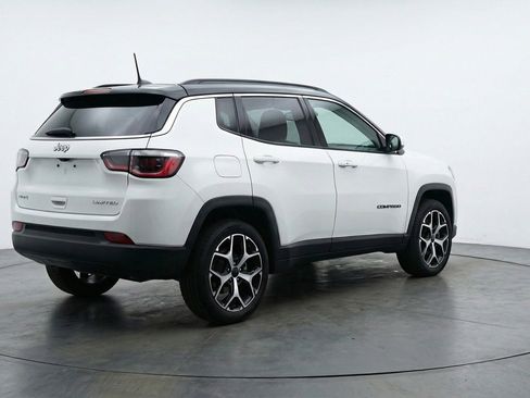 Used 2025 Jeep Compass Limited AWD/4WD image 9