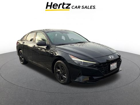 Used 2021 Hyundai Elantra SEL image 1