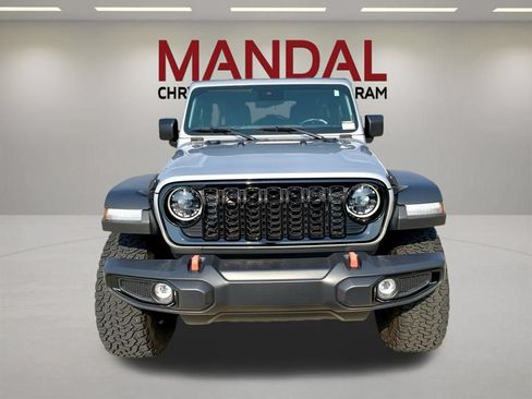 Used 2024 Jeep Wrangler Unlimited Sport AWD/4WD image 3