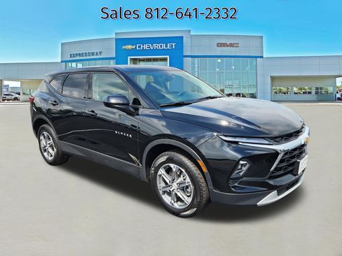 Used 2025 Chevrolet Blazer LT AWD/4WD image 1