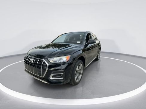 Used 2023 Audi Q5 2.0T Premium w/ Convenience Package AWD/4WD image 3