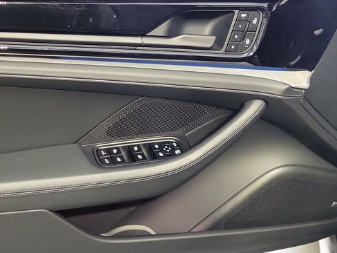 Certified 2025 Porsche Panamera 4 AWD/4WD image 17