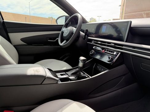 Used 2025 Hyundai Santa Cruz SEL image 42