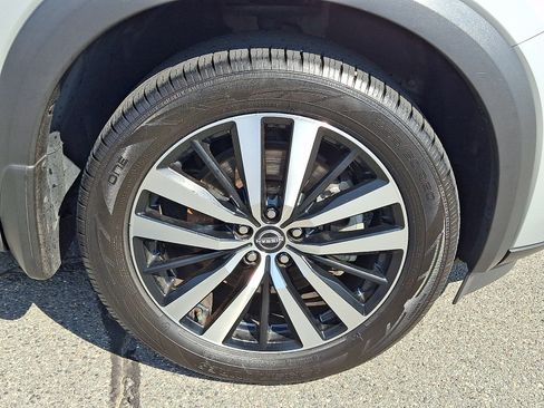 Used 2023 Nissan Pathfinder Platinum AWD/4WD image 9