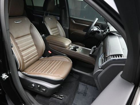 Used 2026 GMC Acadia Denali Ultimate w/ LPO, Floor Liner Package FWD image 13