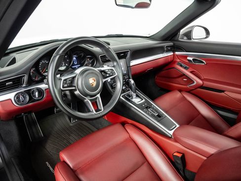 Used 2018 Porsche 911 Targa 4 AWD/4WD image 4