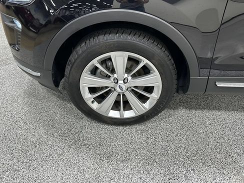 Certified 2019 Ford Explorer Limited w/ Class III Trailer Tow Package AWD/4WD image 36