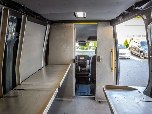 Used 2018 Mercedes-Benz Sprinter 2500 image 44