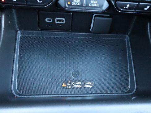 Used 2021 Chevrolet Tahoe Z71 w/ Z71 Signature Package image 15