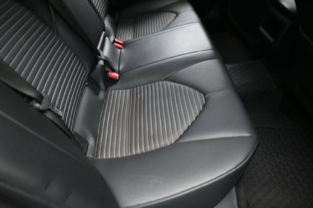 Used 2022 Toyota Camry SE FWD image 27