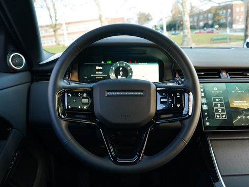 Used 2024 Land Rover Range Rover Evoque S AWD/4WD image 41