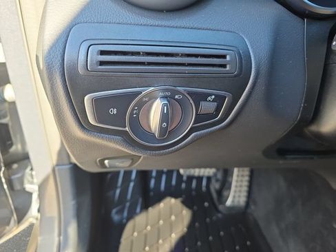Used 2022 Mercedes-Benz GLC 300 4MATIC image 29