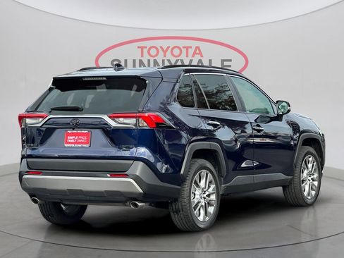 Used 2020 Toyota RAV4 Limited image 4