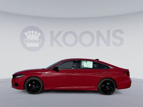 Used 2022 Honda Accord Sport image 2
