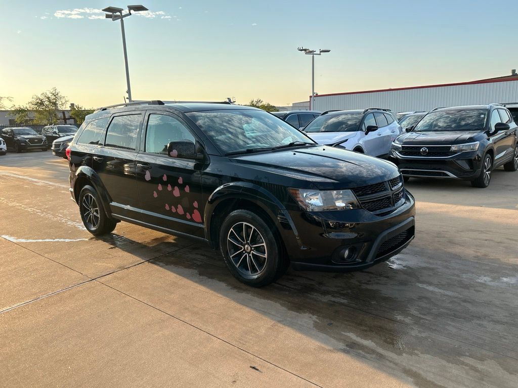 Used 2019 Dodge Journey SE w/ Blacktop Package FWD image 4