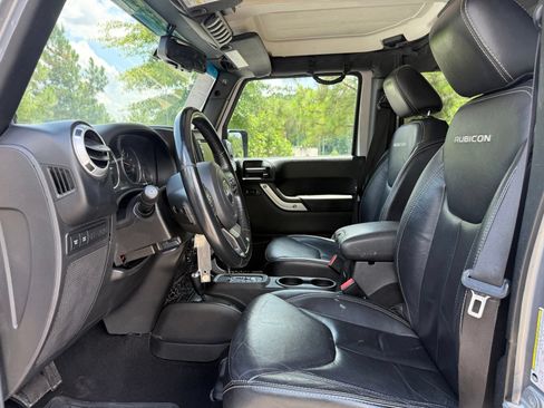 Used 2014 Jeep Wrangler Unlimited Rubicon w/ Dual Top Group AWD/4WD image 31
