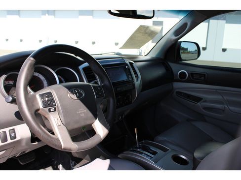 Used 2014 Toyota Tacoma 4x4 Double Cab image 8