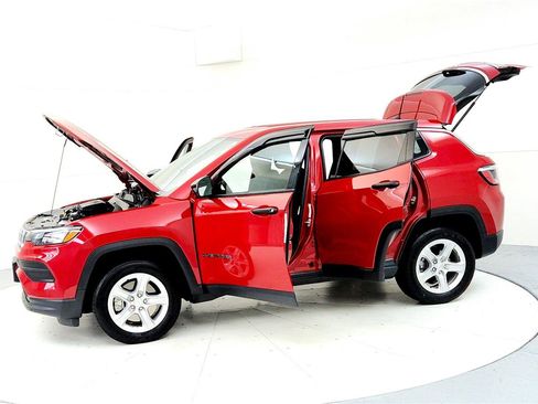 Used 2023 Jeep Compass Sport image 10