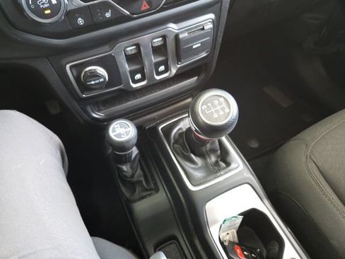 Used 2019 Jeep Wrangler Sport w/ Quick Order Package 23S AWD/4WD image 8