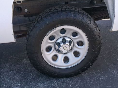 Used 2010 Chevrolet Silverado 1500 W/T w/ Skid Plate Package AWD/4WD image 6
