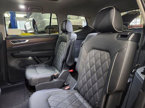 New 2026 Volkswagen Atlas SEL Premium R-Line image 10