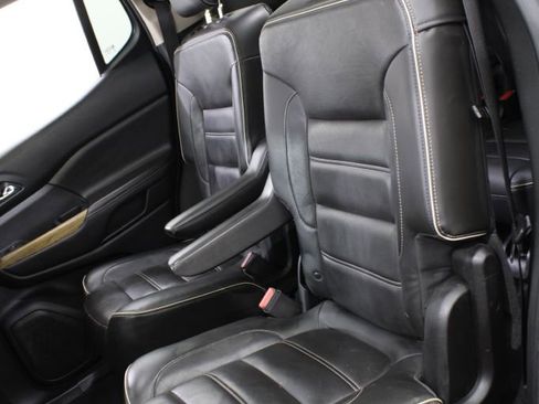 Used 2017 GMC Acadia Denali w/ Technology Package AWD/4WD image 21