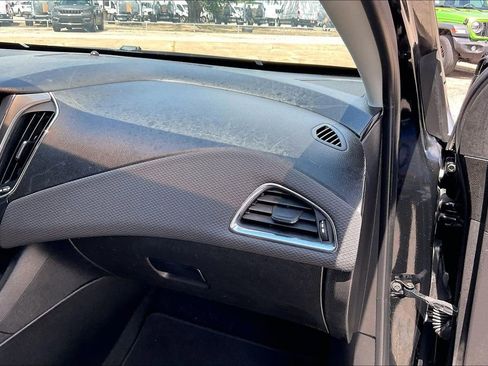 Used 2019 Chevrolet Cruze LS w/ LS Convenience Package FWD image 23