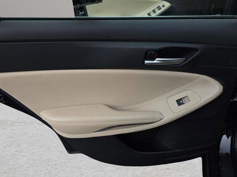 Used 2019 Toyota Avalon XLE w/ Moonroof Package image 14