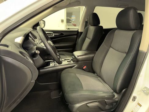 Used 2019 Nissan Pathfinder S AWD/4WD image 15